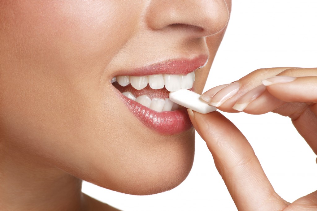 Chewing Sugar-free Gum Could Save the NHS Millions